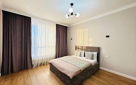 Apartment Near Mega Silkway Shopping Mall And Expo 2017